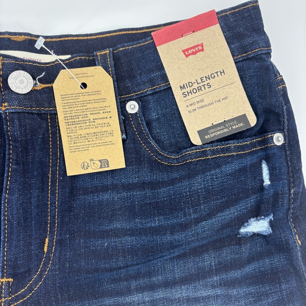 Levi’s Mid Length Shorts - Picture 10 of 12